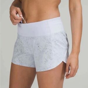 Lululemon Athletica Gravel
Dust Pastel Blue Speed Up Mid Rise shorts size 6